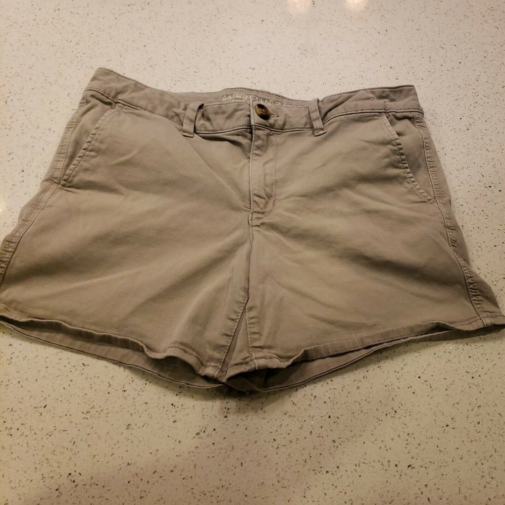 American Eagle Women's Tan Shorys Size 12 Super Stretch Khaki Twill